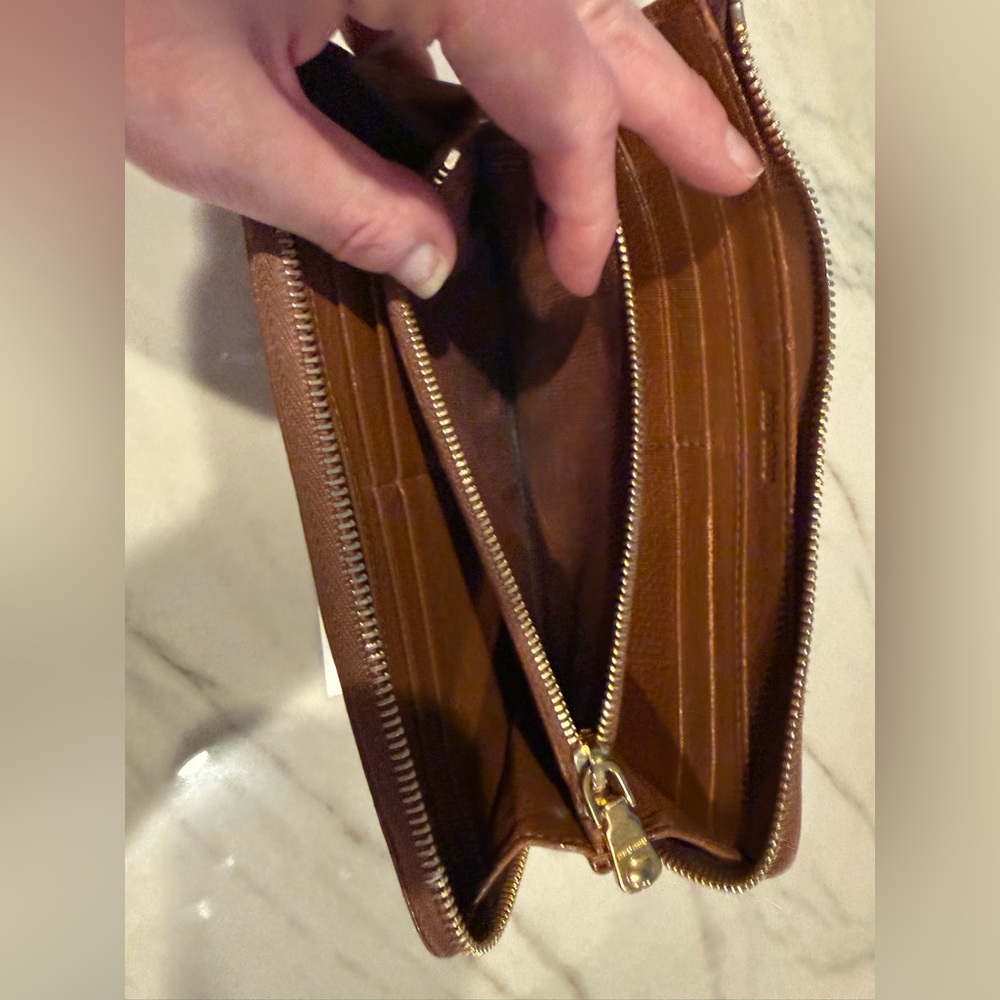 🌼Authentic EUC Miu Miu Tan Leather wallet🌼 - Picture 7 of 13
